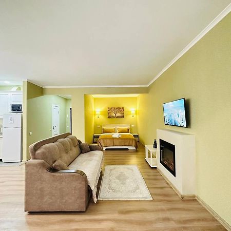 Central Park In The City Center Apartment Almaty Ngoại thất bức ảnh