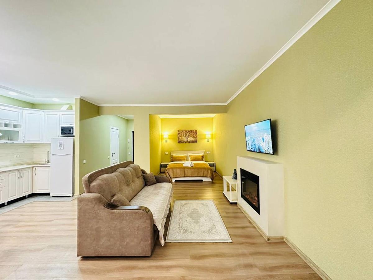Central Park In The City Center Apartment Almaty Ngoại thất bức ảnh