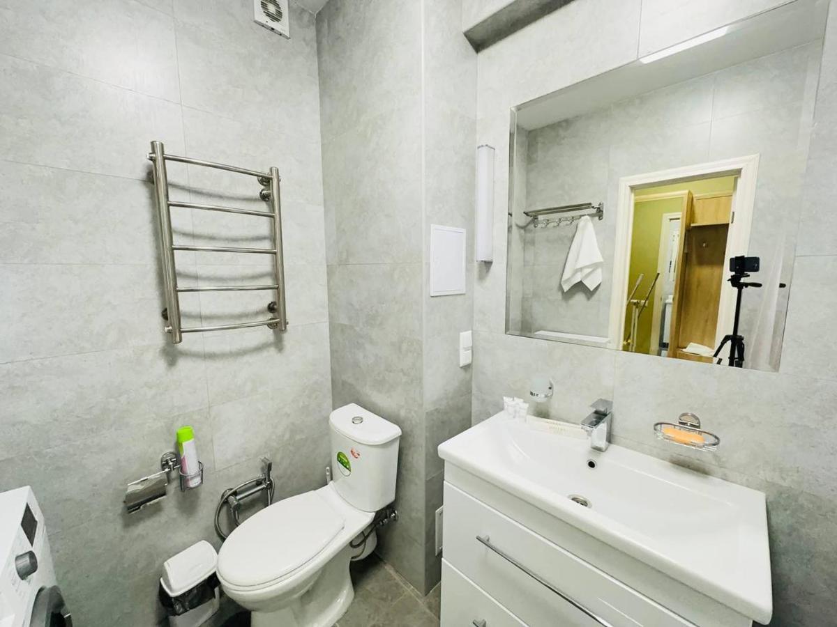 Central Park In The City Center Apartment Almaty Ngoại thất bức ảnh