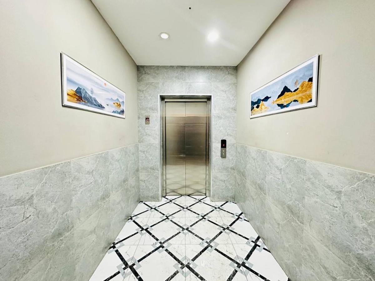 Central Park In The City Center Apartment Almaty Ngoại thất bức ảnh