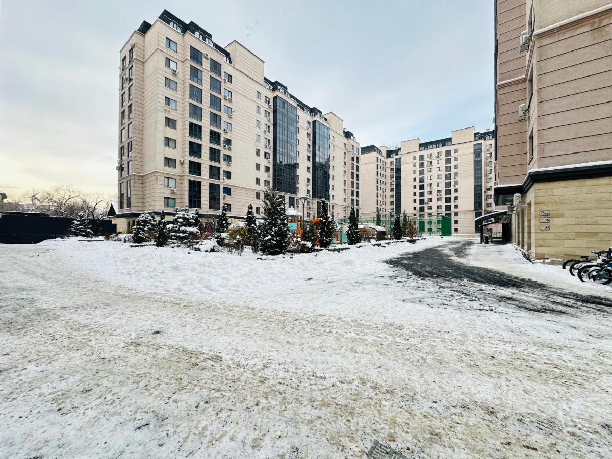 Central Park In The City Center Apartment Almaty Ngoại thất bức ảnh