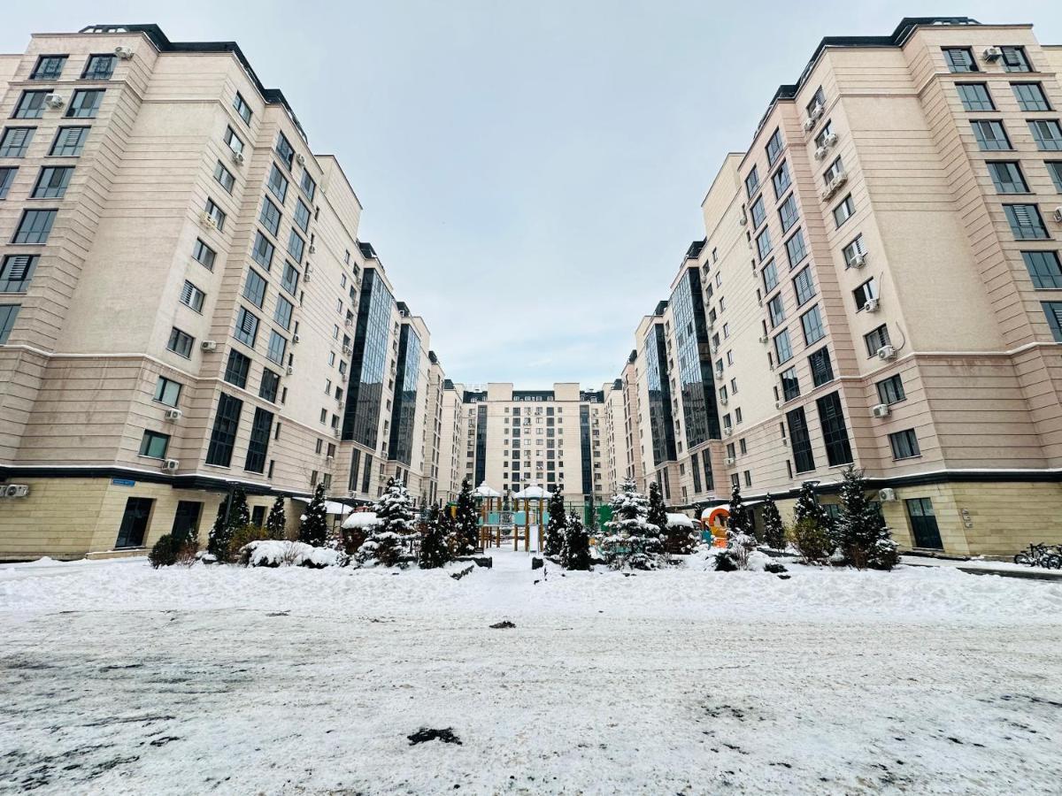 Central Park In The City Center Apartment Almaty Ngoại thất bức ảnh